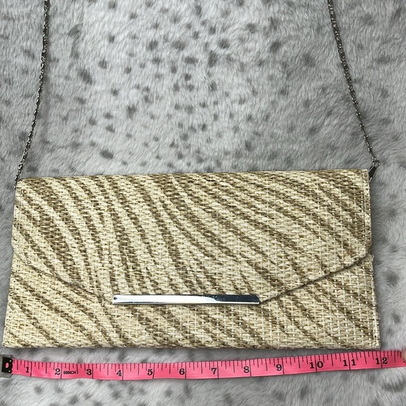 Cream & Tan Nine West Clutch w/Removable Chain - Picture 7 of 8